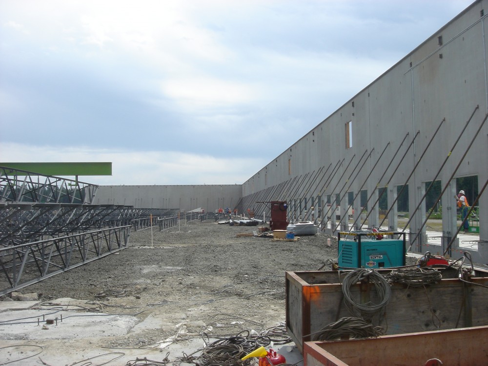 TARGET 300,000 sq ft warehouse